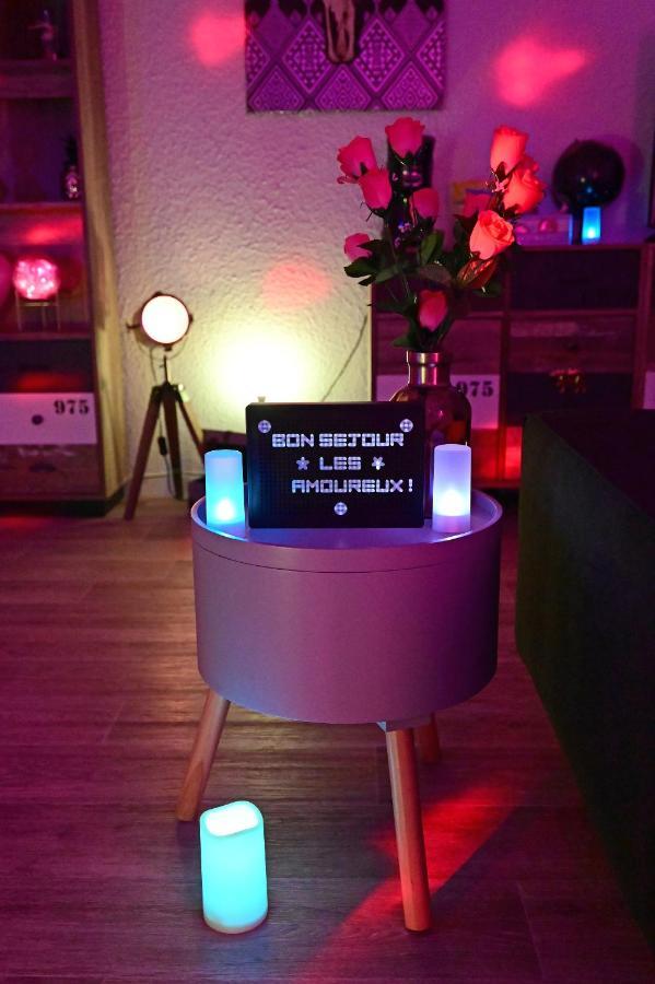 Luxe Sauna Privatif Et Grand Bain Jacuzzi A Deux A Biscarosse Pour Nuit Romantique Avec Decoration Led Et Bougies * Biscarrosse