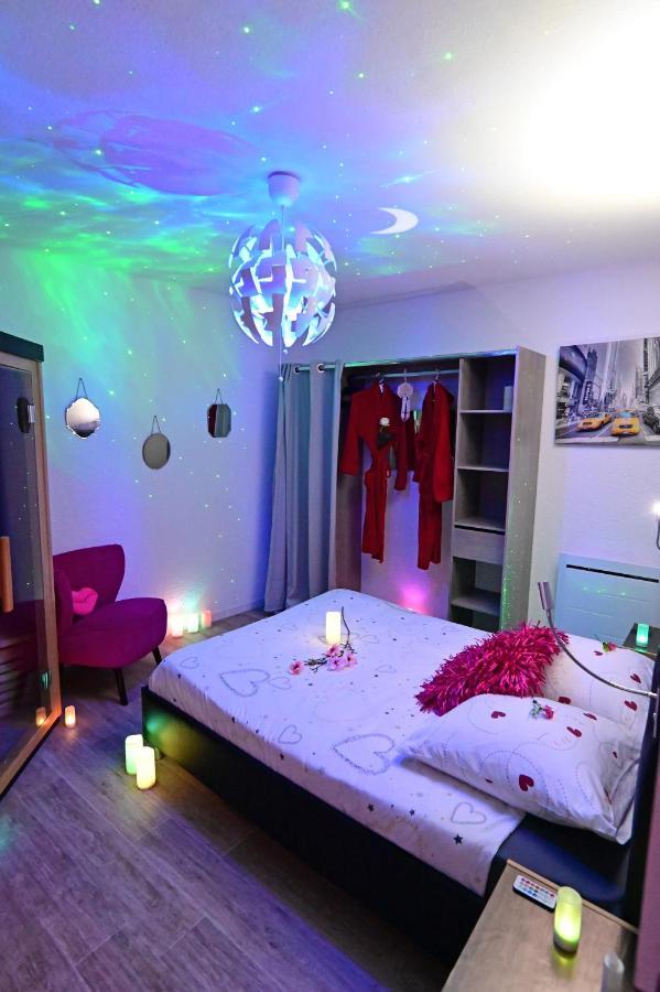 Luxe Sauna Romantique: Biscarosse Getaway *