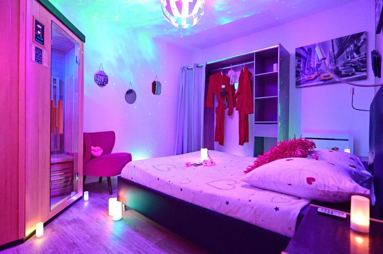 Luxe Sauna Romantique: Biscarosse Getaway Apartment *